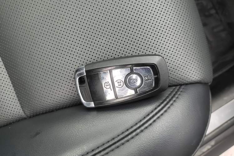 Used Lincoln Corsair 2025 Model, 2.0T Two-Wheel-Drive Zunya Version Vehicle Key