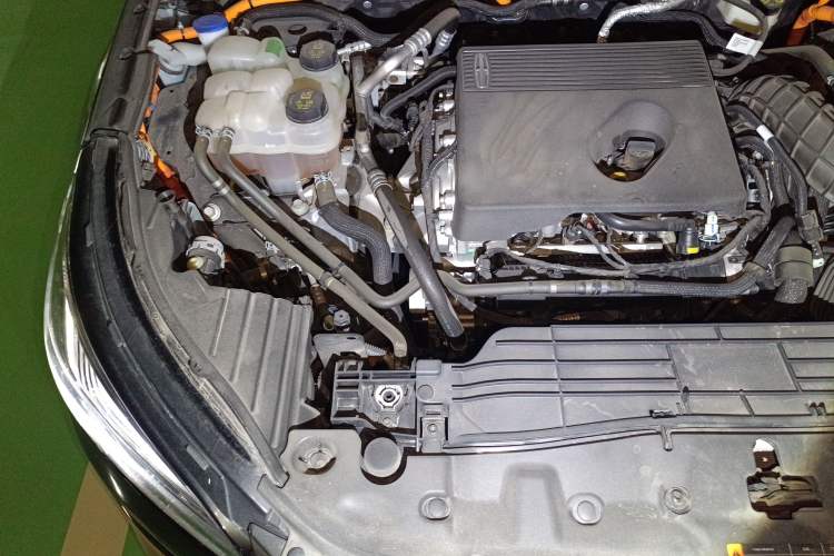 Used Lincoln Corsair New Energy 2021 PHEV Four-Wheel Drive e-Enjoy Edition Engine Bay Right