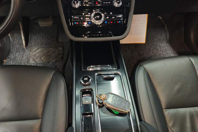 Used Lincoln Corsair New Energy 2021 PHEV Four-Wheel Drive e-Style Edition Gear Lever