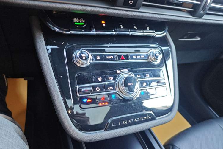 Used Lincoln Corsair New Energy 2021 PHEV Four-Wheel Drive e-Enjoy Edition Gear Lever