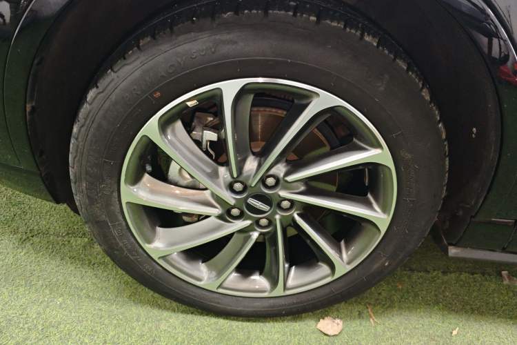 Used Lincoln Corsair New Energy 2021 PHEV Four-Wheel Drive e-Style Edition Left Front Wheel Hub