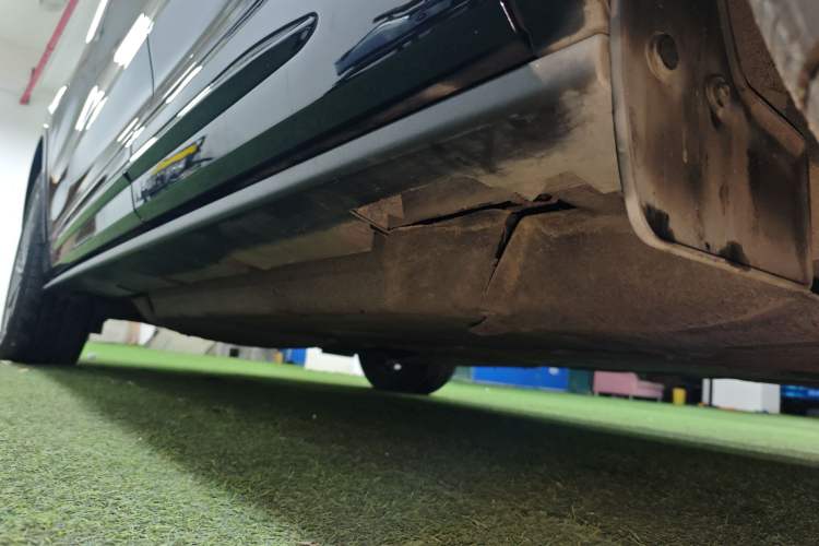 Used Lincoln Corsair New Energy 2021 PHEV Four-Wheel Drive e-Style Edition Left Side Sill