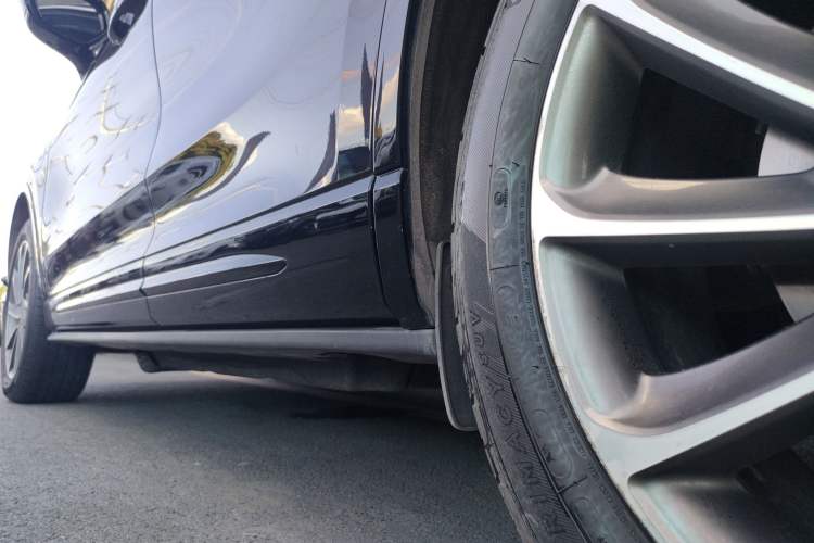 Used Lincoln Corsair New Energy 2021 PHEV Four-Wheel Drive e-Enjoy Edition Left Side Sill