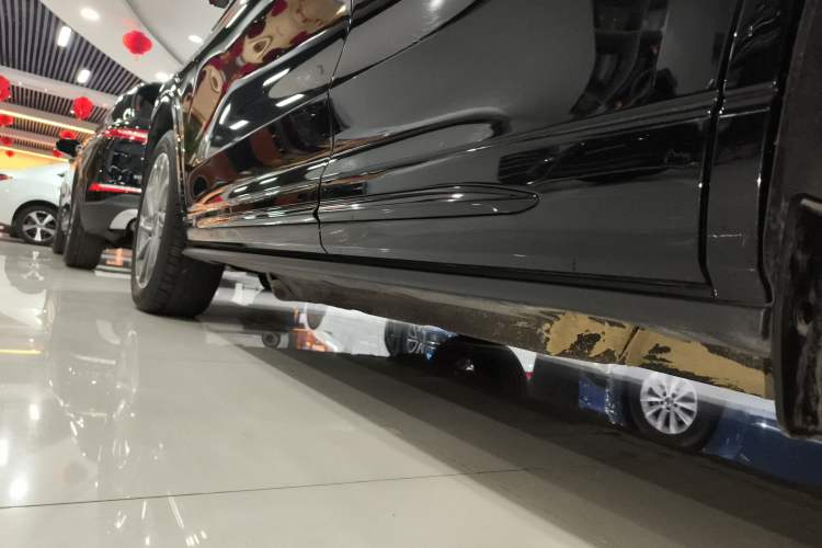 Used Lincoln Corsair New Energy 2021 PHEV Four-Wheel Drive e-Enjoy Edition Left Side Sill