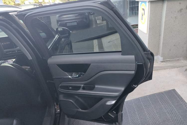 Used Lincoln Corsair New Energy 2021 PHEV Four-Wheel Drive e-Enjoy Edition Right Rear Door Interior