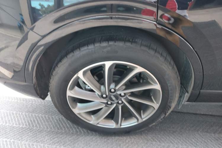 Used Lincoln Corsair New Energy 2021 PHEV Four-Wheel Drive e-Enjoy Edition Right Rear Wheel Hub
