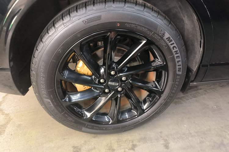 Used Lincoln Corsair New Energy 2021 PHEV Four-Wheel Drive e-Enjoy Edition Right Rear Wheel Hub
