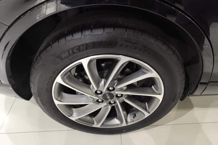 Used Lincoln Corsair New Energy 2021 PHEV Four-Wheel Drive e-Enjoy Edition Right Rear Wheel Hub