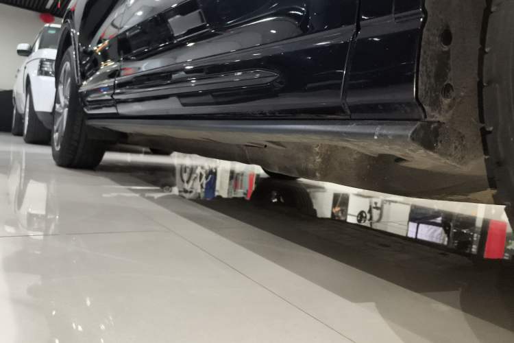 Used Lincoln Corsair New Energy 2021 PHEV Four-Wheel Drive e-Enjoy Edition Right Side Sill
