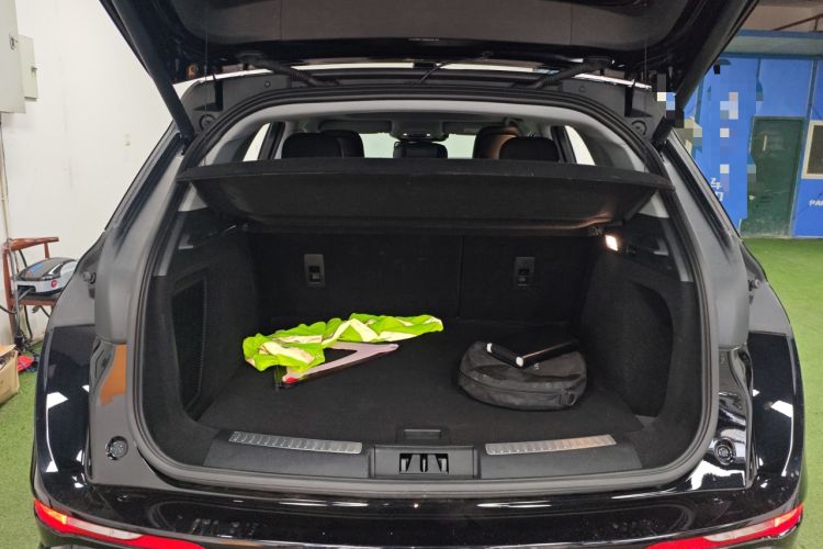 Used Lincoln Corsair New Energy 2021 PHEV Four-Wheel Drive e-Style Edition Trunk