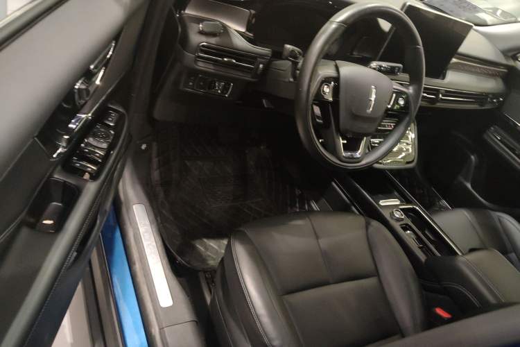Used Lincoln Corsair New Energy 2021 PHEV Four-Wheel Drive e-Enjoy Edition Interior 3