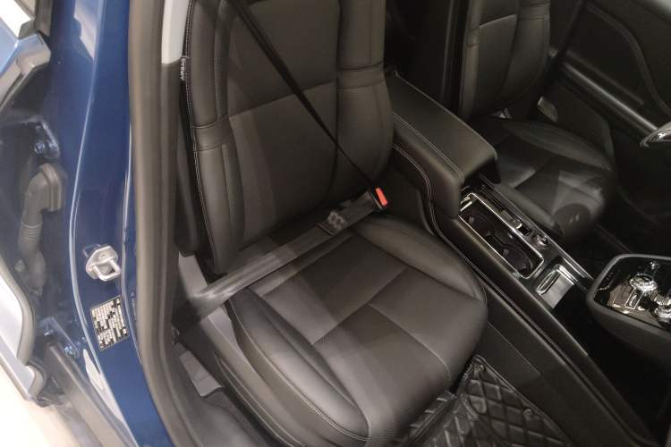 Used Lincoln Corsair New Energy 2021 PHEV Four-Wheel Drive e-Enjoy Edition Right Front Seat