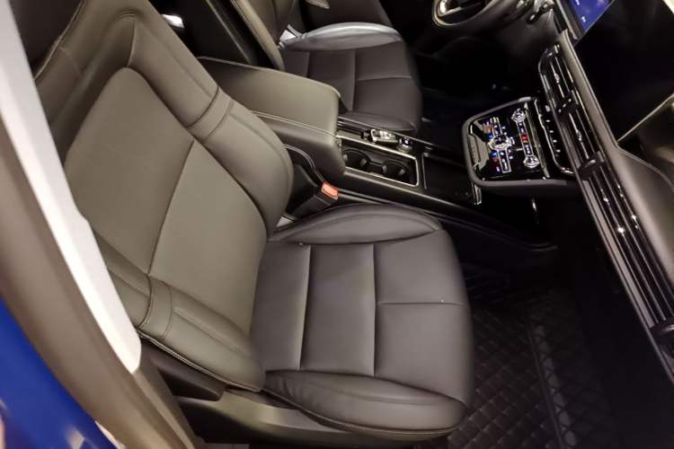 Used Lincoln Corsair New Energy 2021 PHEV Four-Wheel Drive e-Enjoy Edition Right Front Seat