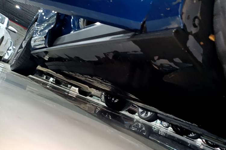 Used Lincoln Corsair New Energy 2021 PHEV Four-Wheel Drive e-Style Edition Right Side Sill