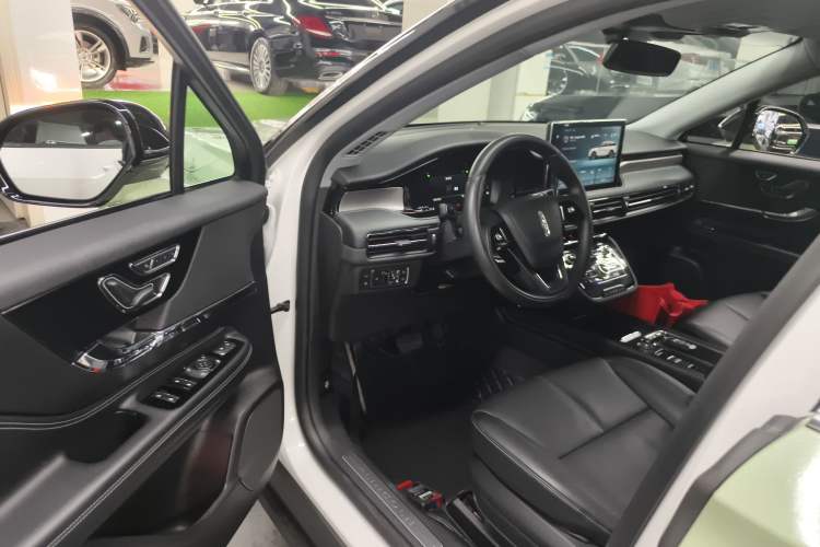 Used Lincoln Corsair New Energy 2021 PHEV Four-Wheel Drive e-Enjoy Edition Interior 3
