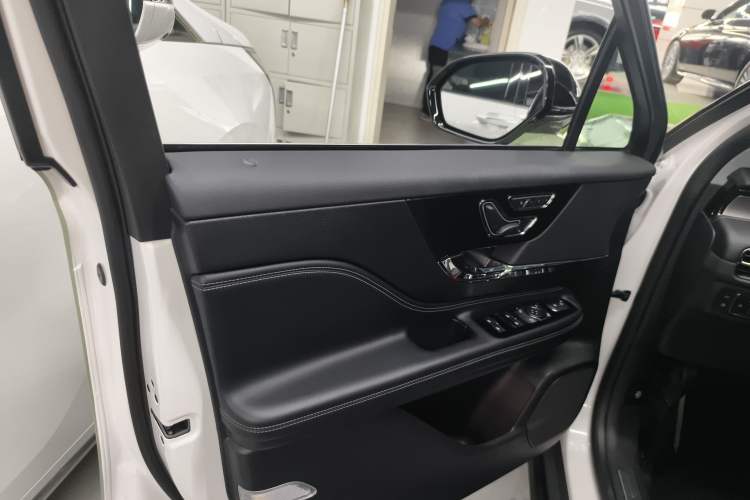 Used Lincoln Corsair New Energy 2021 PHEV Four-Wheel Drive e-Enjoy Edition Interior 7