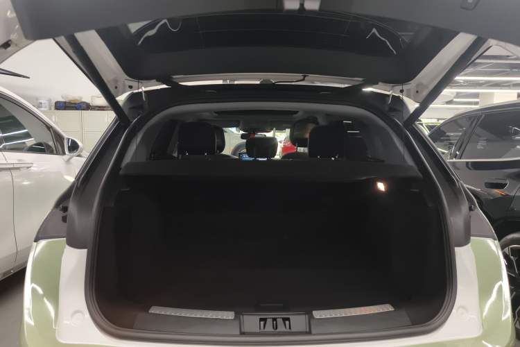 Used Lincoln Corsair New Energy 2021 PHEV Four-Wheel Drive e-Enjoy Edition Trunk