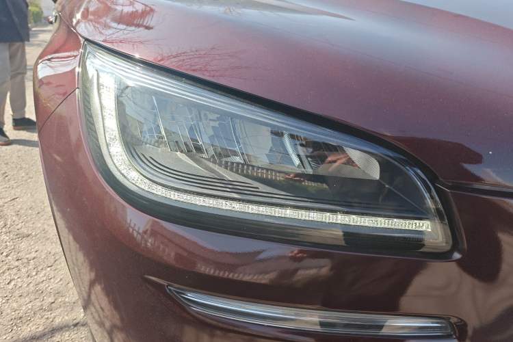 Used Lincoln Corsair New Energy 2021 PHEV Four-Wheel Drive e-Enjoy Edition Right Front Headlight