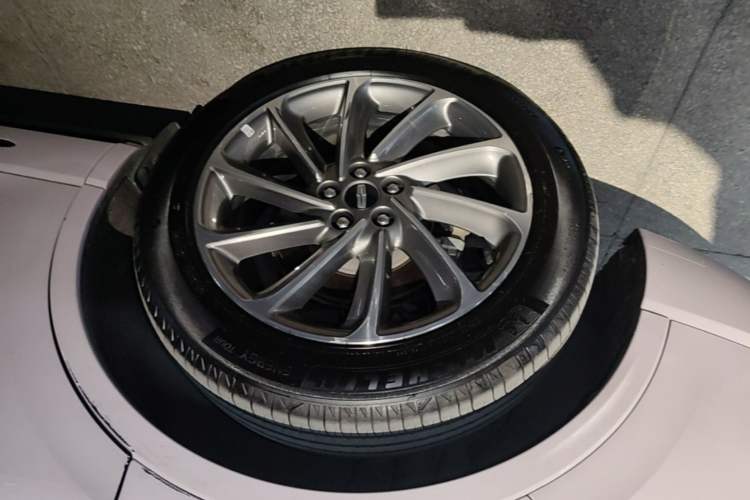 Used Lincoln Corsair New Energy 2021 PHEV Four-Wheel Drive e-Enjoy Edition Right Rear Wheel Hub