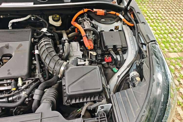 Used Lincoln Corsair New Energy 2021 PHEV Four-Wheel Drive e-Enjoy Edition Engine Bay Left