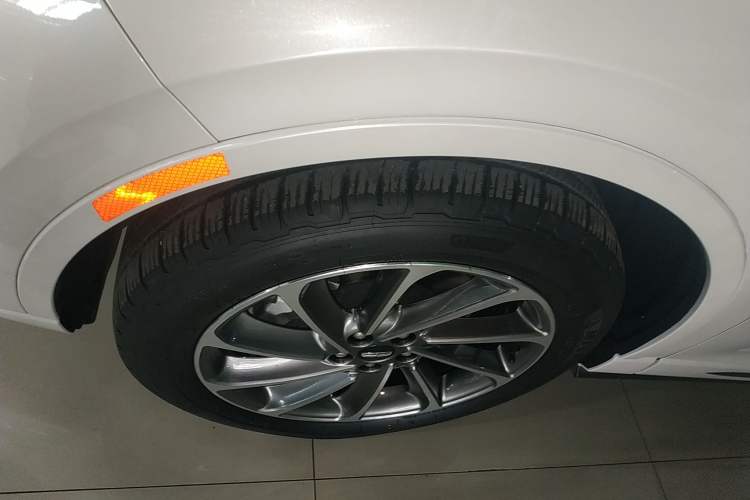 Used Lincoln Corsair New Energy 2021 PHEV Four-Wheel Drive e-Enjoy Edition Exterior 4