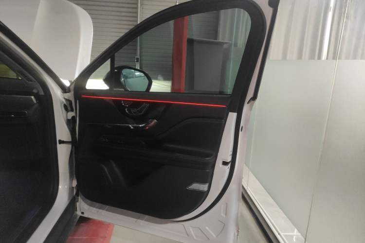 Used Lincoln Corsair New Energy 2021 PHEV Four-Wheel Drive e-Enjoy Edition Interior 2