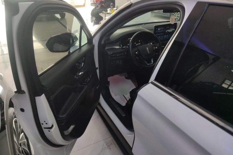 Used Lincoln Corsair New Energy 2021 PHEV Four-Wheel Drive e-Style Edition Interior 3