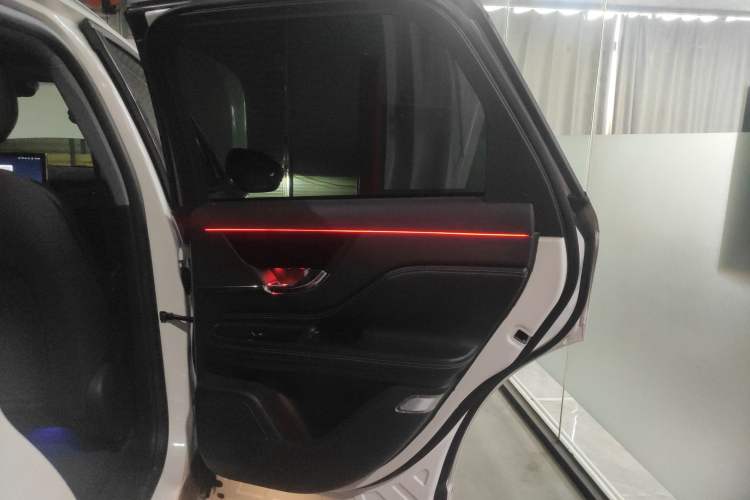 Used Lincoln Corsair New Energy 2021 PHEV Four-Wheel Drive e-Enjoy Edition Interior 3