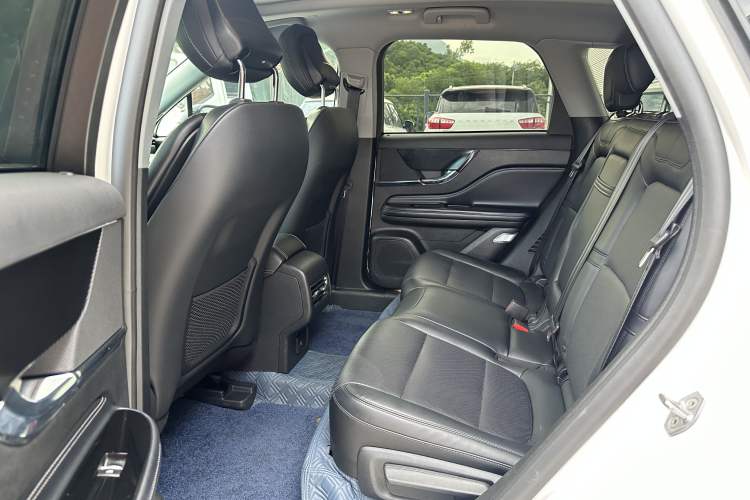 Used Lincoln Corsair New Energy 2021 PHEV Four-Wheel Drive e-Enjoy Edition Interior 5