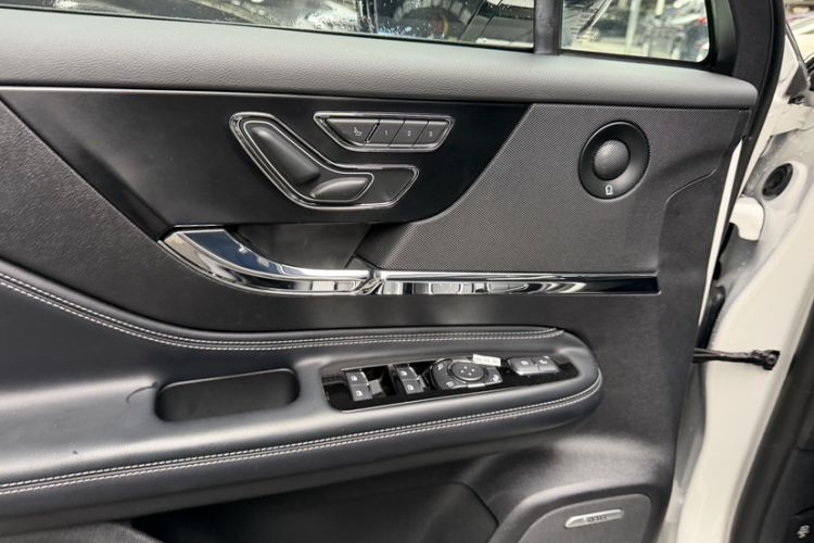 Used Lincoln Corsair New Energy 2021 PHEV Four-Wheel Drive e-Style Edition Interior 5