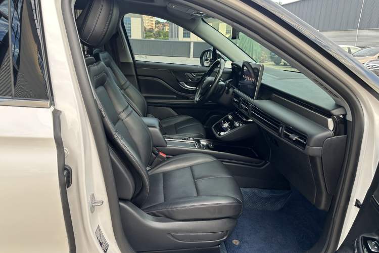 Used Lincoln Corsair New Energy 2021 PHEV Four-Wheel Drive e-Enjoy Edition Interior 6