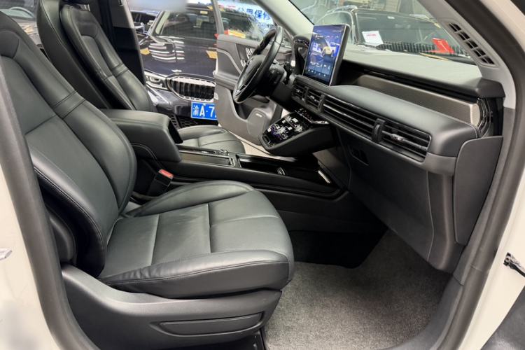 Used Lincoln Corsair New Energy 2021 PHEV Four-Wheel Drive e-Style Edition Interior 8