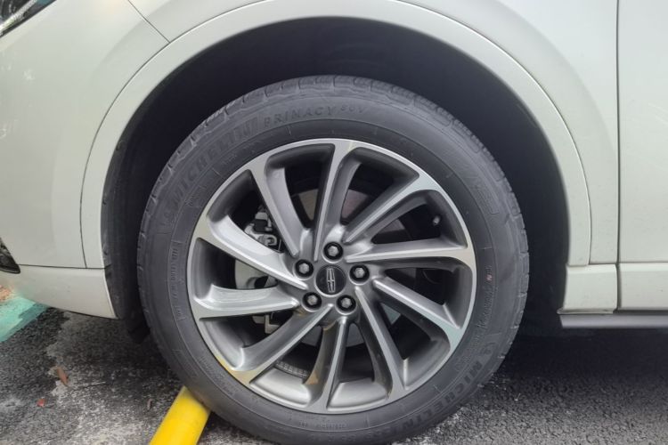 Used Lincoln Corsair New Energy 2021 PHEV Four-Wheel Drive e-Style Edition Left Front Wheel Hub