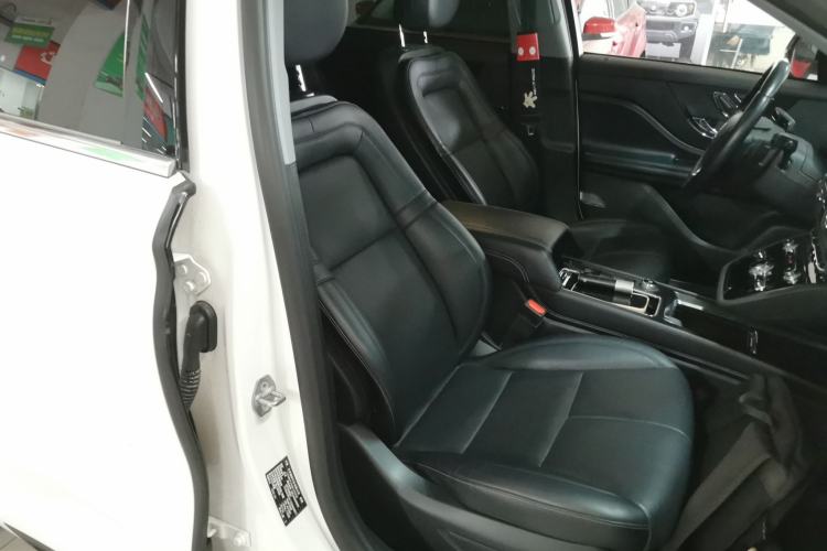 Used Lincoln Corsair New Energy 2021 PHEV Four-Wheel Drive e-Enjoy Edition Right Front Seat