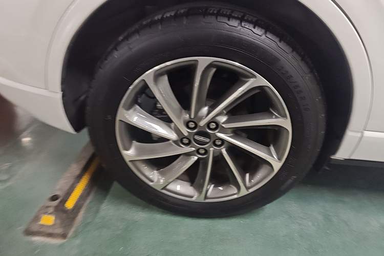 Used Lincoln Corsair New Energy 2021 PHEV Four-Wheel Drive e-Enjoy Edition Right Rear Wheel Hub