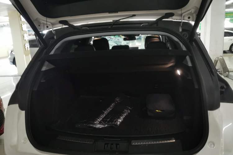 Used Lincoln Corsair New Energy 2021 PHEV Four-Wheel Drive e-Enjoy Edition Trunk
