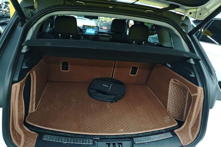 Used Lincoln Corsair New Energy 2021 PHEV Four-Wheel Drive e-Style Edition Trunk