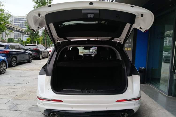 Used Lincoln Corsair New Energy 2021 PHEV Four-Wheel Drive e-Enjoy Edition Trunk