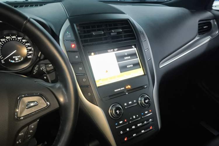 Used Lincoln MKC 2017 2.0T Two-Wheel Drive Deluxe Edition Audio And AC Panel