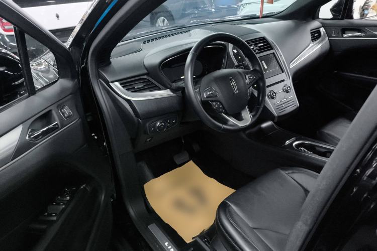 Used Lincoln MKC 2017 2.0T Two-Wheel Drive Deluxe Edition Driver Seat