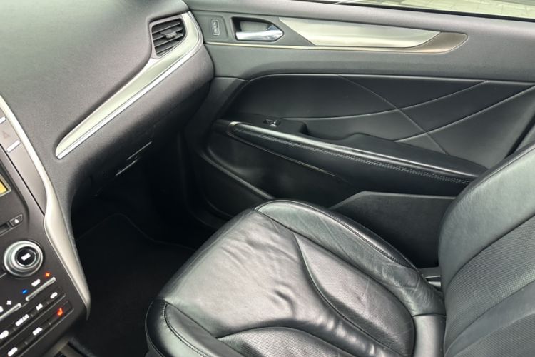 Used Lincoln MKC 2019 2.0T Two-Wheel Drive Luxury Edition China V Standard Interior 10