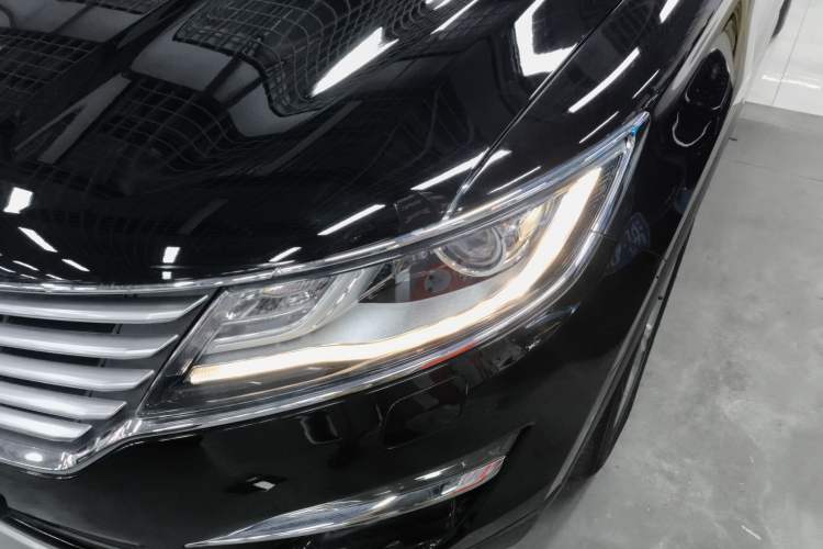Used Lincoln MKC 2017 2.0T Two-Wheel Drive Deluxe Edition Left Front Headlight