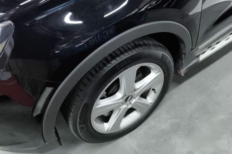 Used Lincoln MKC 2017 2.0T Two-Wheel Drive Deluxe Edition Left Front Wheel Hub