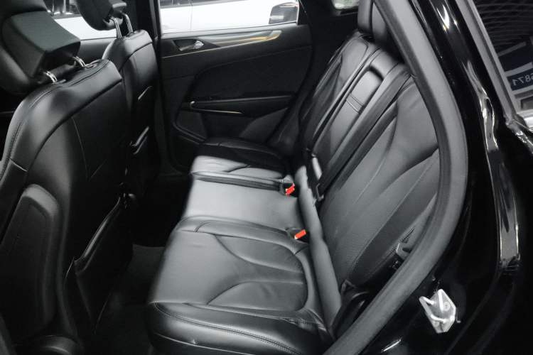 Used Lincoln MKC 2017 2.0T Two-Wheel Drive Deluxe Edition Left Rear Seat