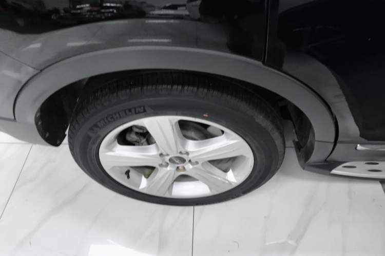 Used Lincoln MKC 2017 2.0T Two-Wheel Drive Deluxe Edition Right Rear Wheel Hub
