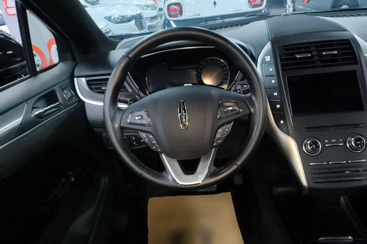 Used Lincoln MKC 2017 2.0T Two-Wheel Drive Deluxe Edition Steering Wheel