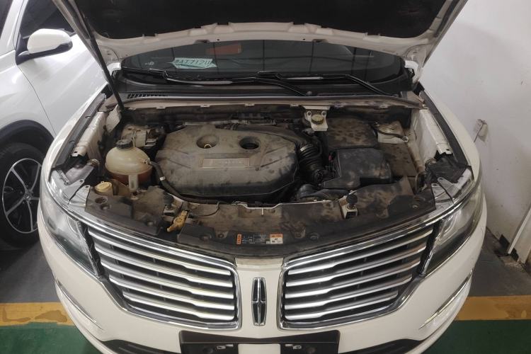 Used Lincoln MKC 2017 2.0T Two-Wheel Drive Deluxe Edition Engine Bay