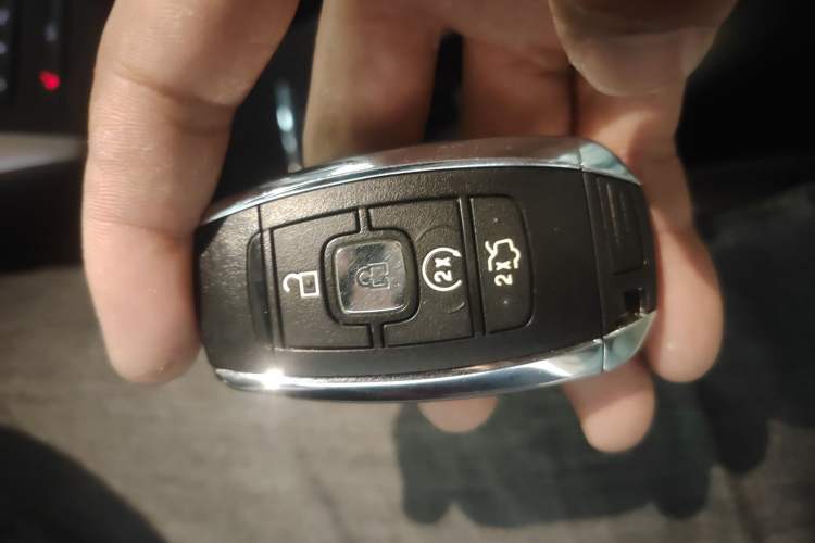 Used Lincoln MKC 2017 2.0T Two-Wheel Drive Deluxe Edition Interior 1
