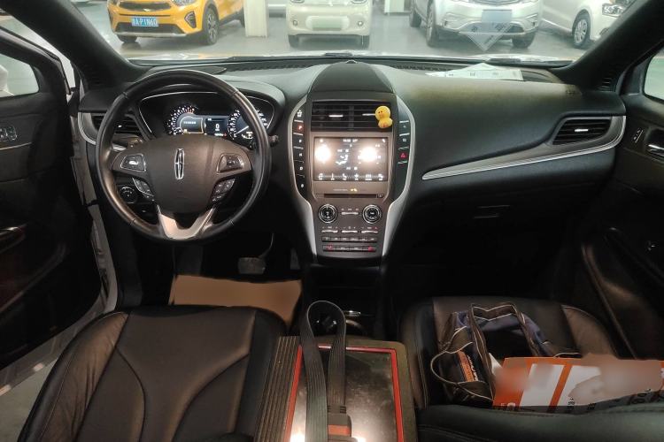Used Lincoln MKC 2017 2.0T Two-Wheel Drive Deluxe Edition Interior 2
