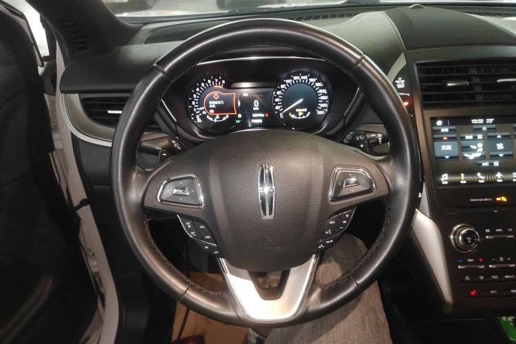 Used Lincoln MKC 2017 2.0T Two-Wheel Drive Deluxe Edition Steering Wheel